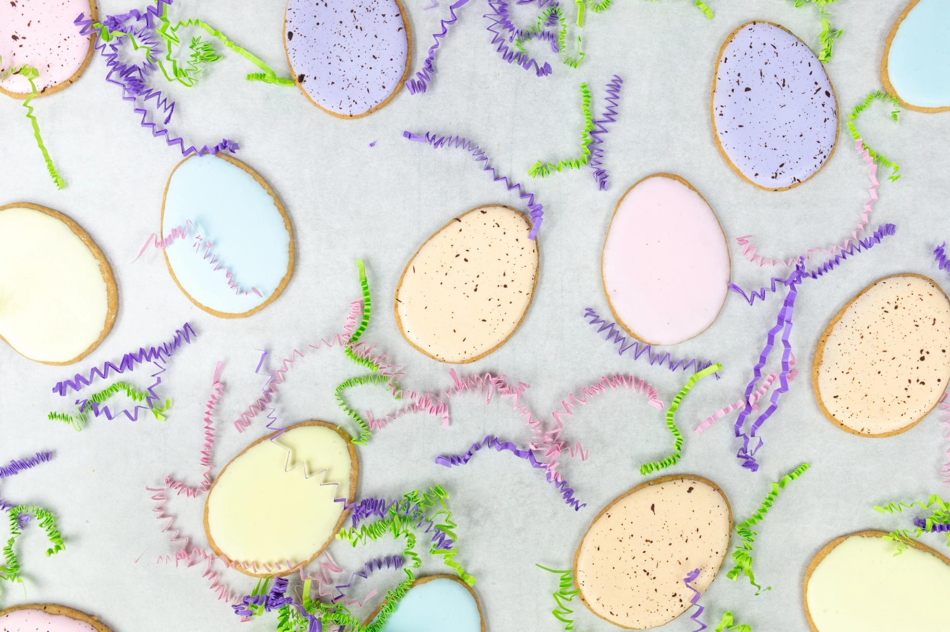 Eggcellent Sugar cookies with pastel colors