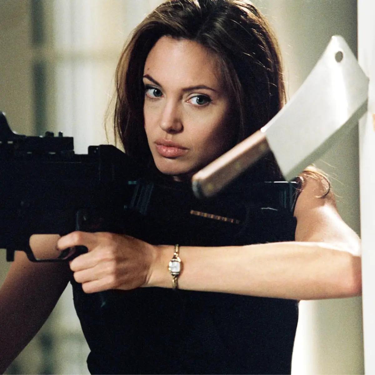Unidentified 1930s ladies watch worn by Angelina Jolie as Jane Smith in Mr. and Mrs. Smith
