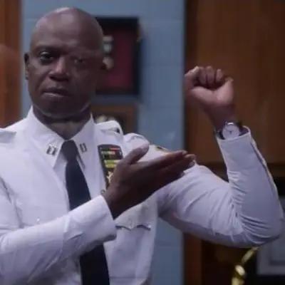 Movado 0606569 - Brooklyn 99 - Captain Raymond Holt