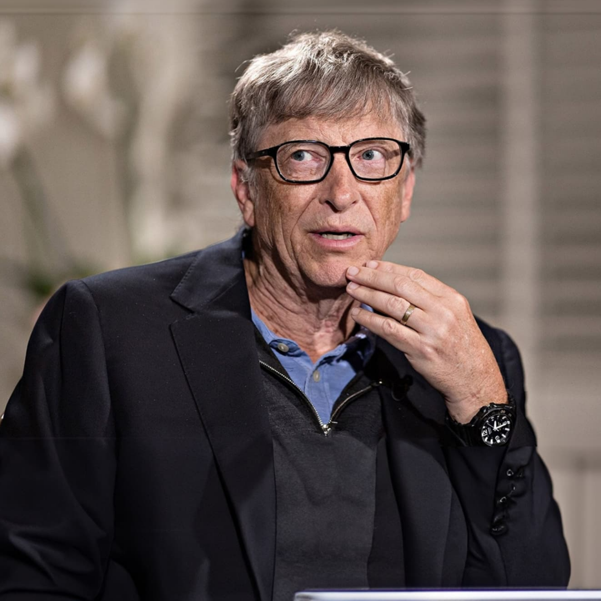 Bill Gates - Casio MRW-200H-1B2V