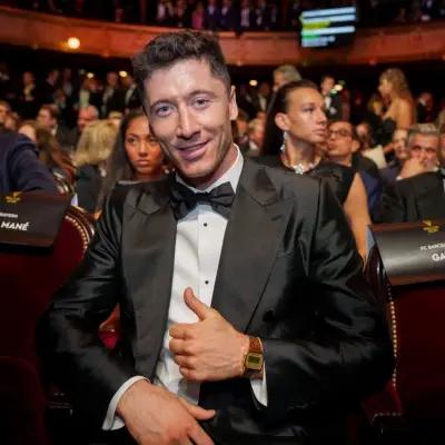 Casio A158WETG-9AEF - Robert Lewandowski