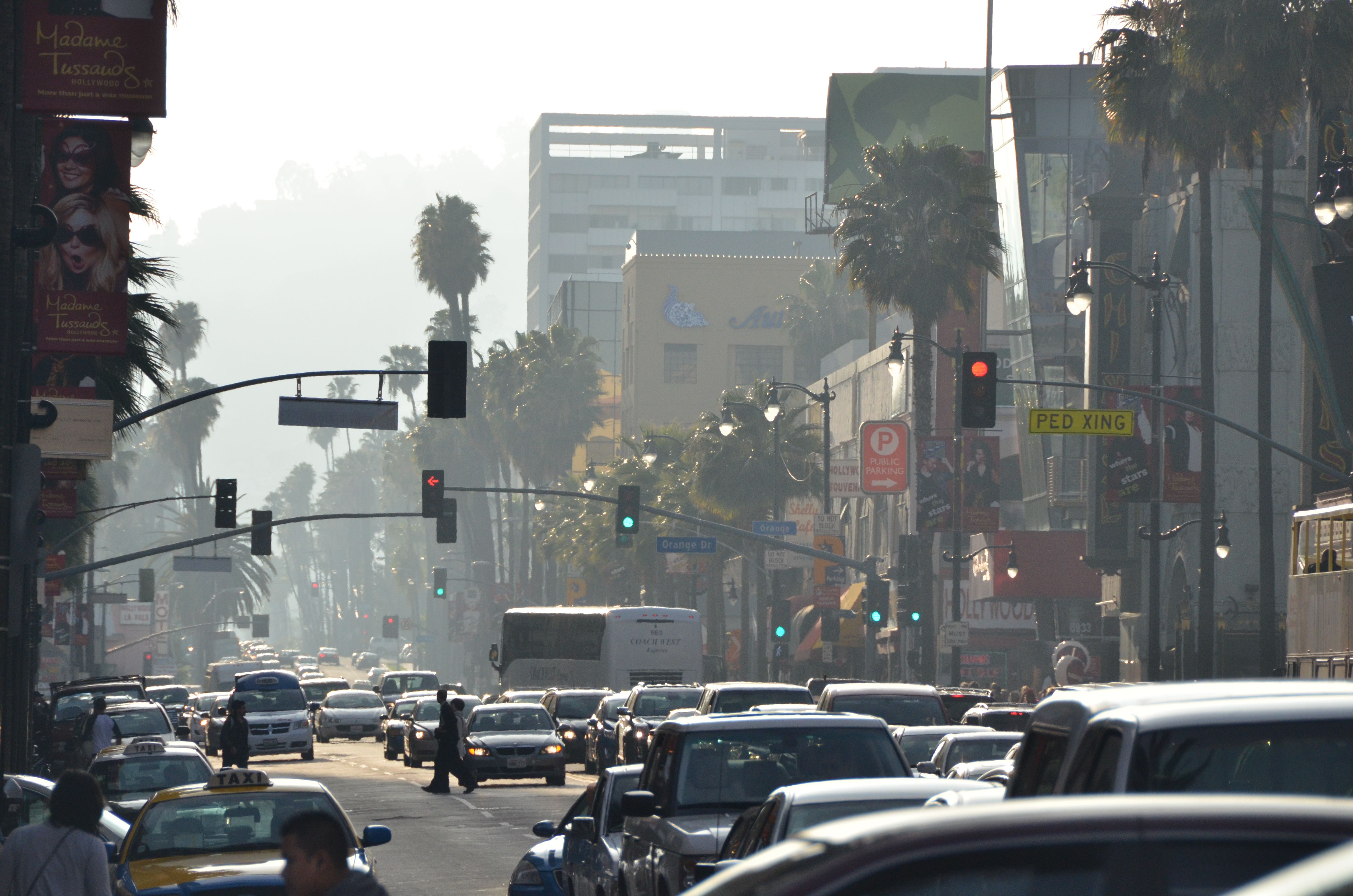 The traffic is heavy and the sky not so blue. Photo: Ronald Toppe