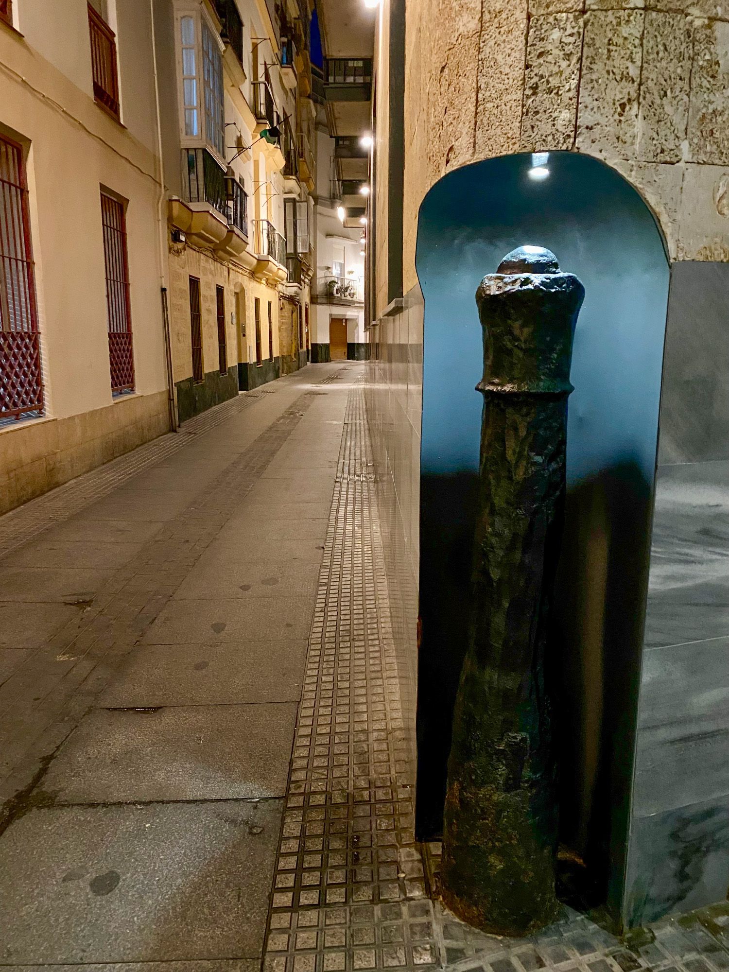 An old cannon decorating a street corner in the old town. Photo: Ronald Toppe