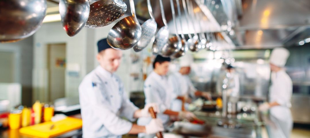 Cuisine professionnelle d'un restaurant ERP — obligations de sécurité incendie