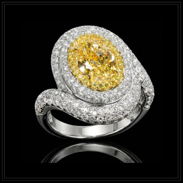 Oval Yellow Citrine
Set with
Small White Diamonds