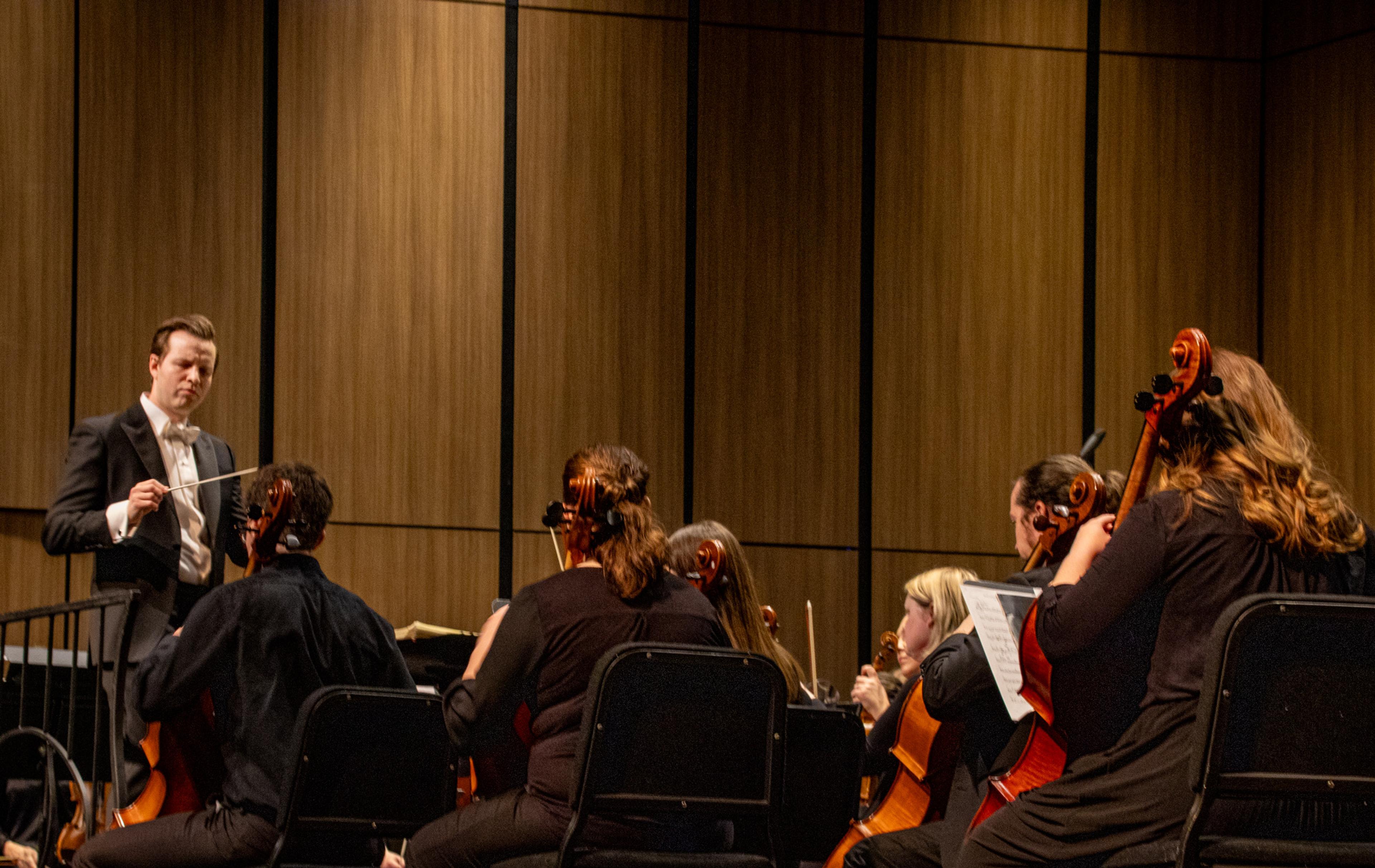 Tristan conducting The Billings Symphony in performance