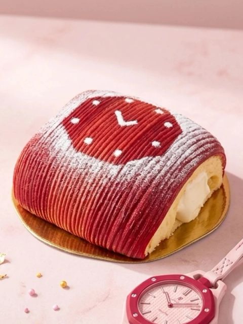 ROYAL POP Il nuovo pain suisse che abbiamo creato in tributo all’iconico universo di Audemars Piguet x Swatch.