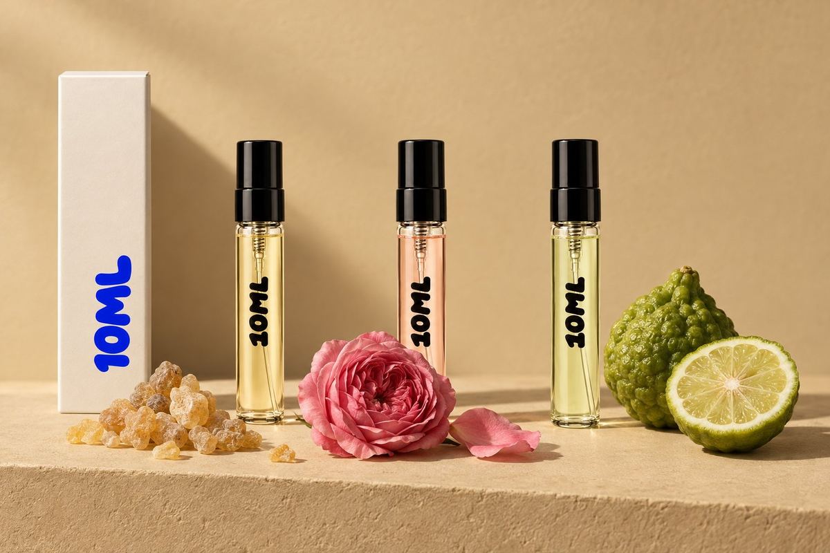 Drie 10ML-decants van 3ml met wierookhars, een damastroos en een gehalveerde bergamot, drie hoofdstukken uit de geschiedenis van parfum
