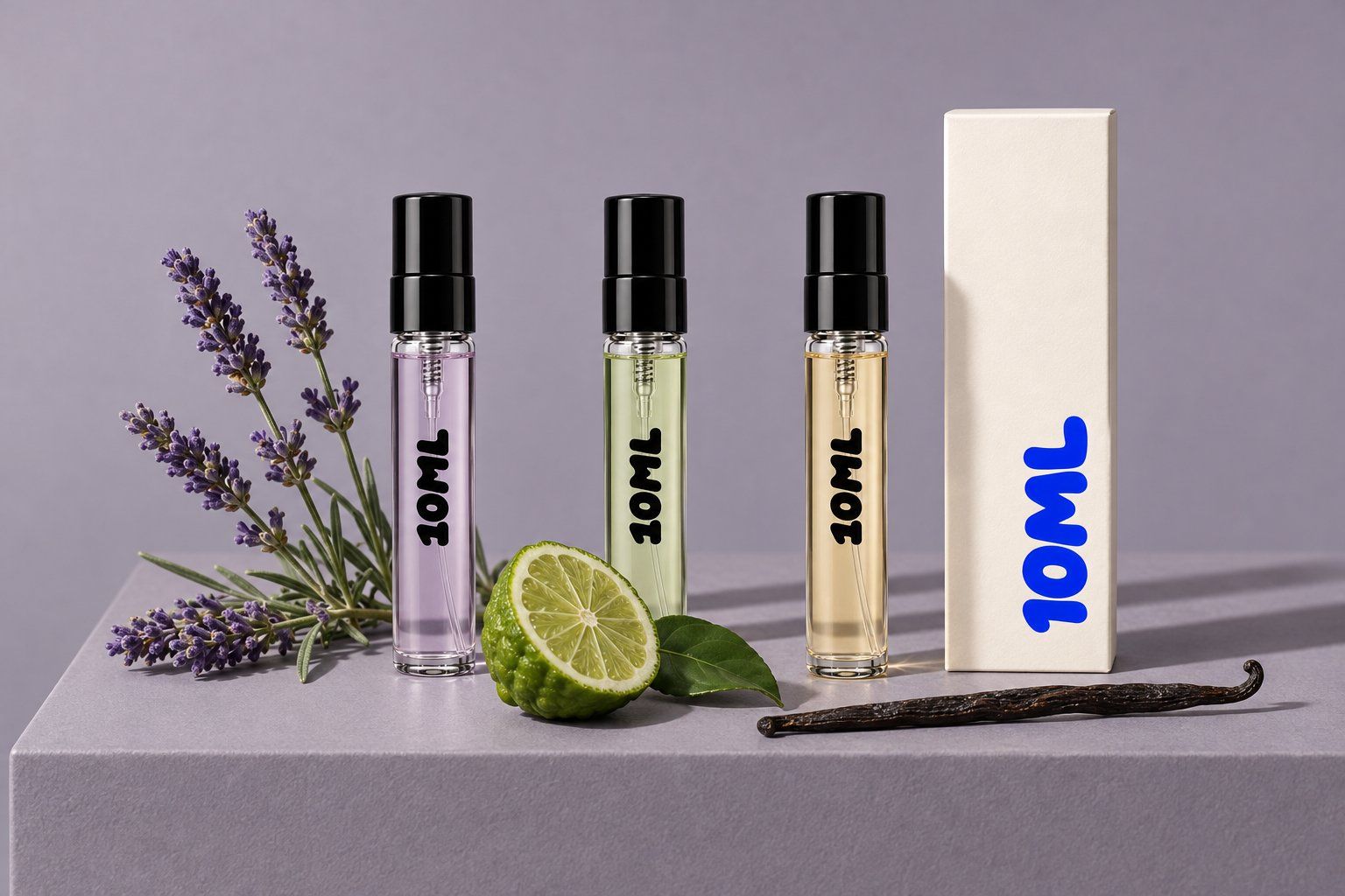 Trei decanturi 10ML de 3ml cu parfumuri cu lavandă, cu fire de lavandă proaspătă, o bergamotă înjumătățită și o păstaie de vanilie