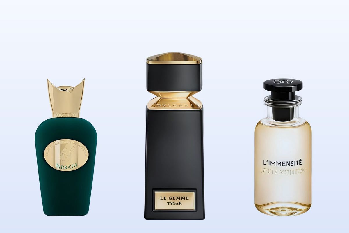 Vibrato της Sospiro, Le Gemme Tygar της Bvlgari και L'Immensité της Louis Vuitton σε απαλό γαλάζιο φόντο