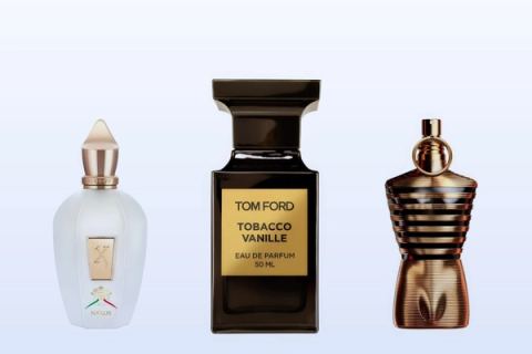 Három üveg halványkék háttér előtt, XJ 1861 Naxos balra, Tobacco Vanille középen, Le Male Elixir jobbra