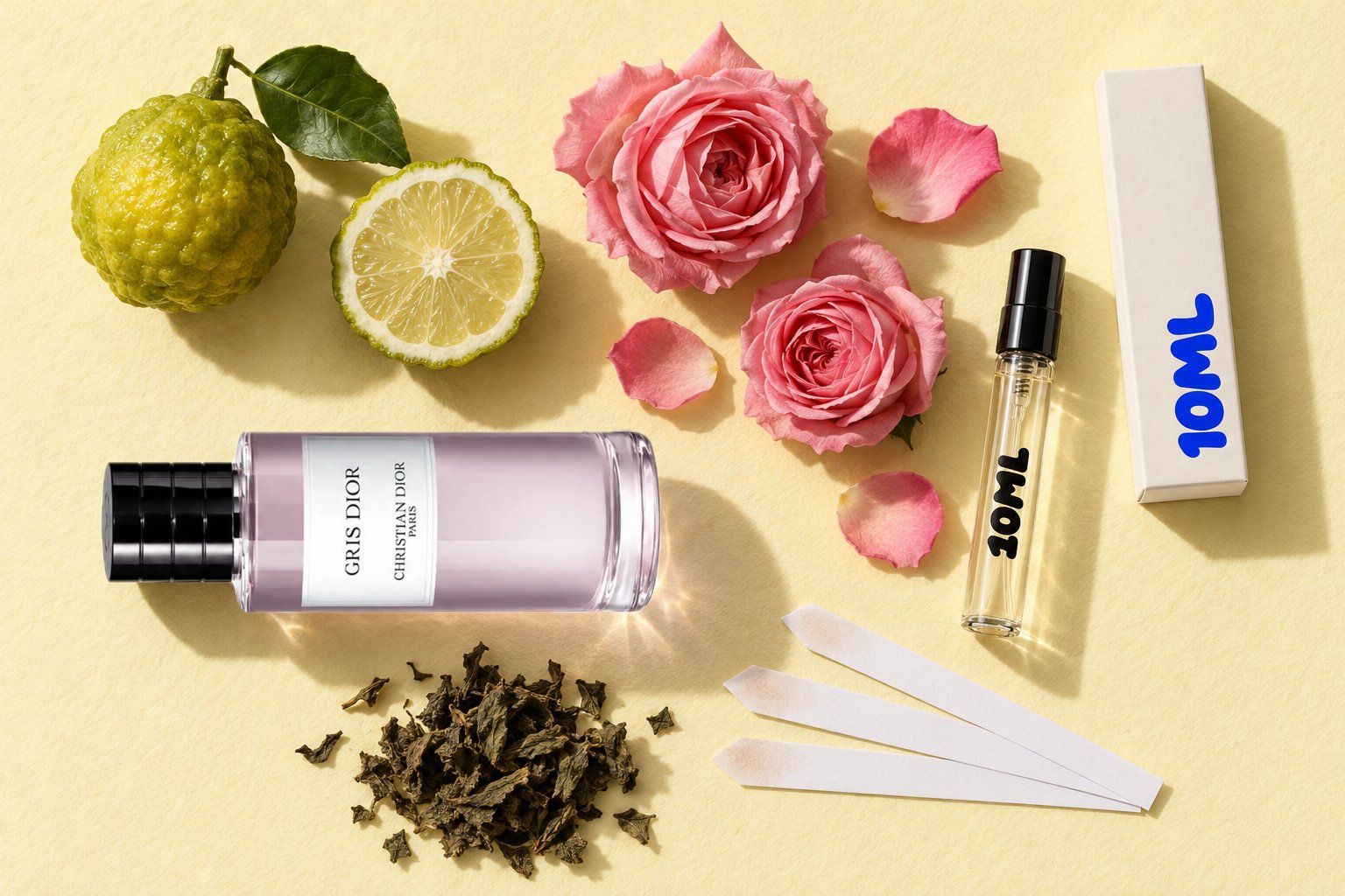 Gris Dior (voorheen Gris Montaigne) van Dior naast een 10ML-decant, met bergamot, roos en patchoeli, de belangrijkste geurnoten