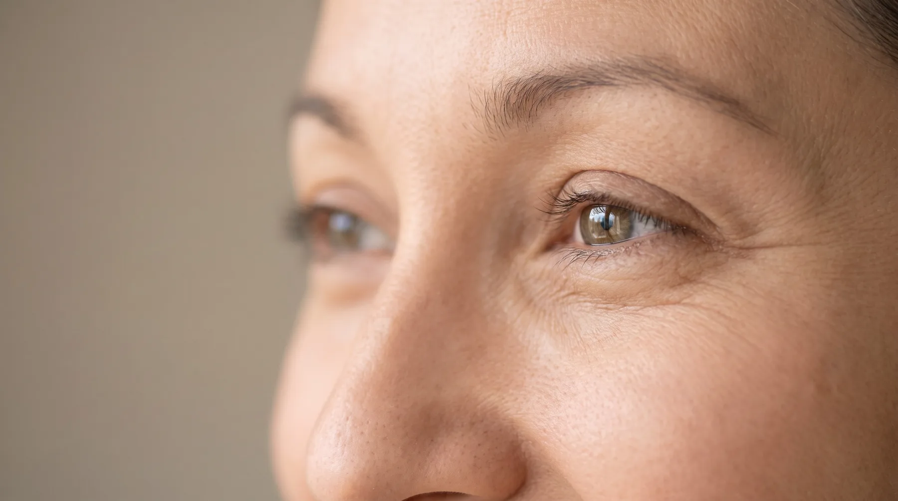 Fine lines around the eyes, close up — PROVEN personalized skincare