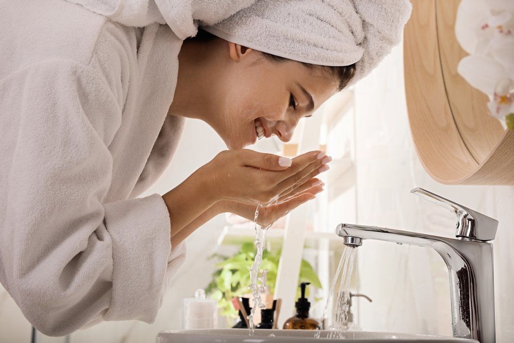 Image of Can Hard Water Cause Acne? (5 Ways to Treat It)