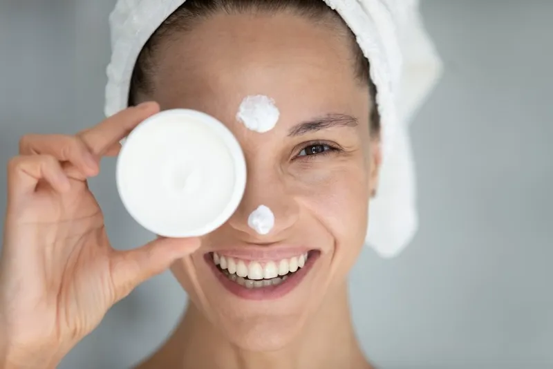 Can You Use Glycolic Acid With Retinol?