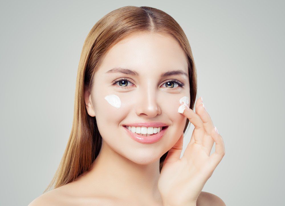 Image of Granactive Retinoid vs. Retinol: What's the Difference?