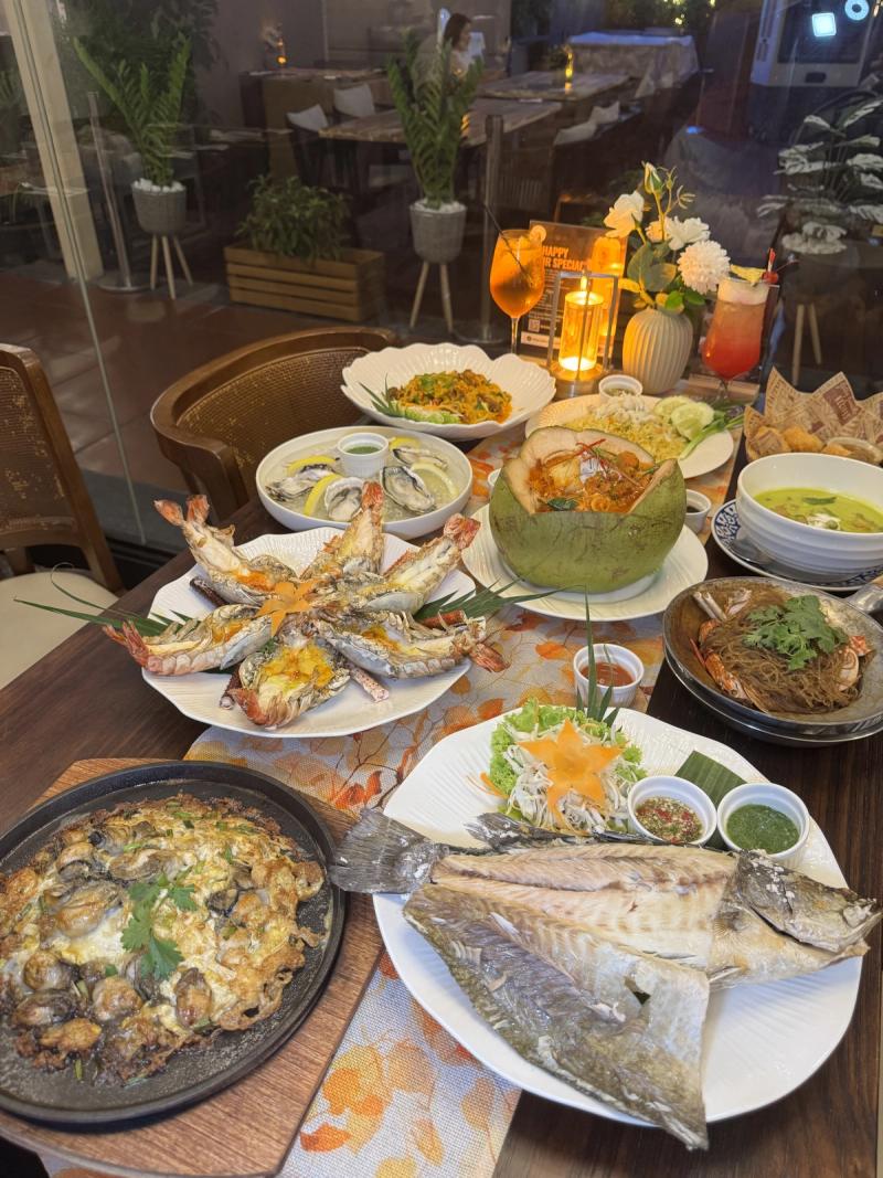 Lebua Thai at CHIJMES Serves a Seafood Feast