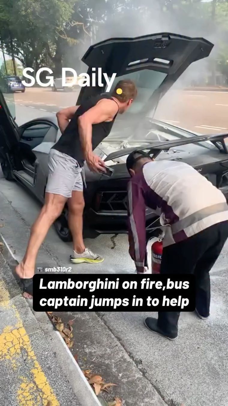 Bus Captain Uses Extinguisher to Help Put Out Lamborghini Fire