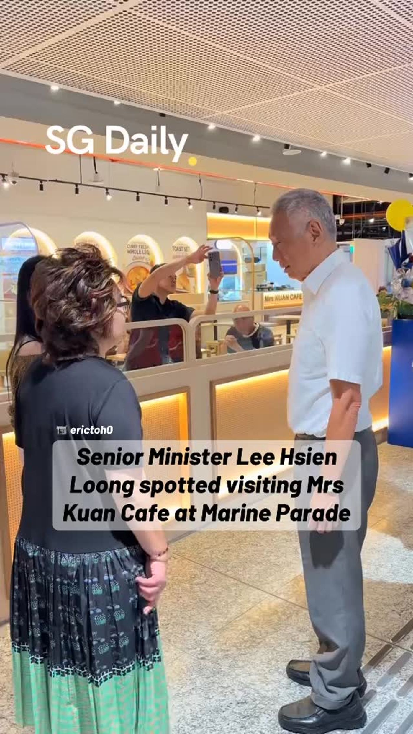 Senior Minister Lee Hsien Loong visits Mrs Kuan Cafe in Marine Parade