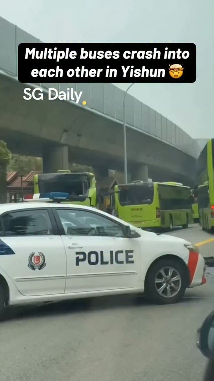 Three buses collide in Yishun, six passengers injured
