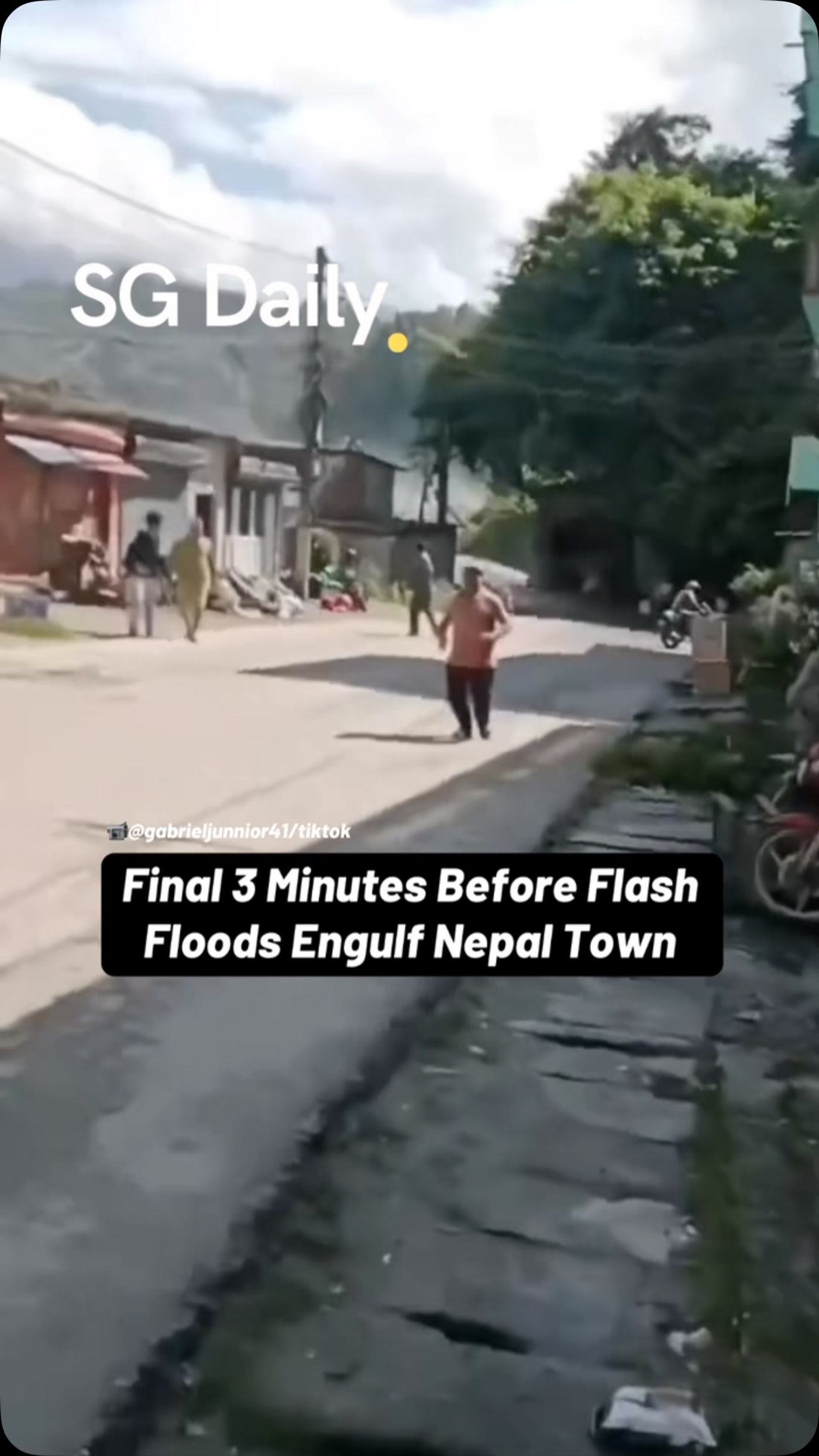 Final 3 Minutes Before Flash Floods Engulf Nepal Town