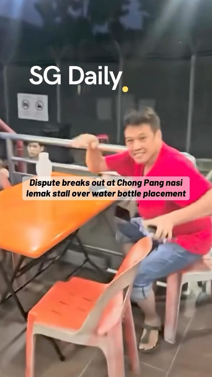 Dispute breaks out at Chong Pang nasi lemak stall over water bottle placement