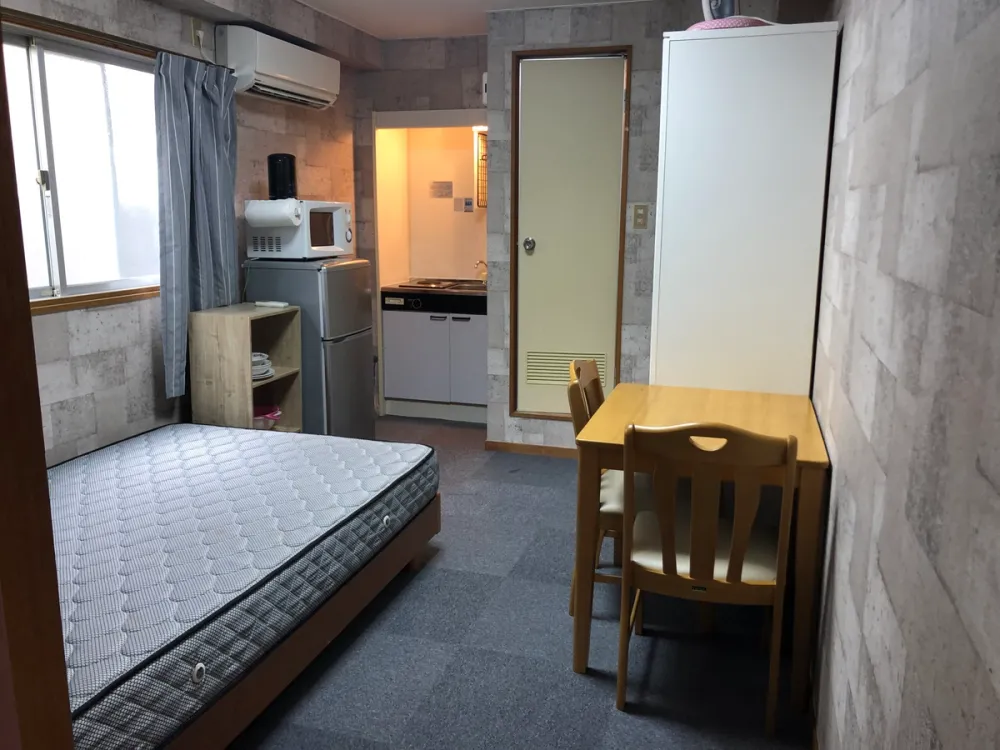 Chateau Oji foreign friendly apartment furnished in downtown Osaka