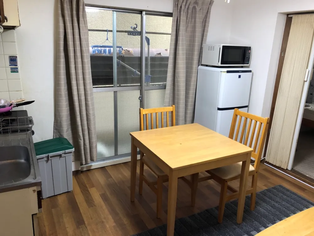 Foreigner friendly accomodation near Juso station in Osaka Japan/ dining