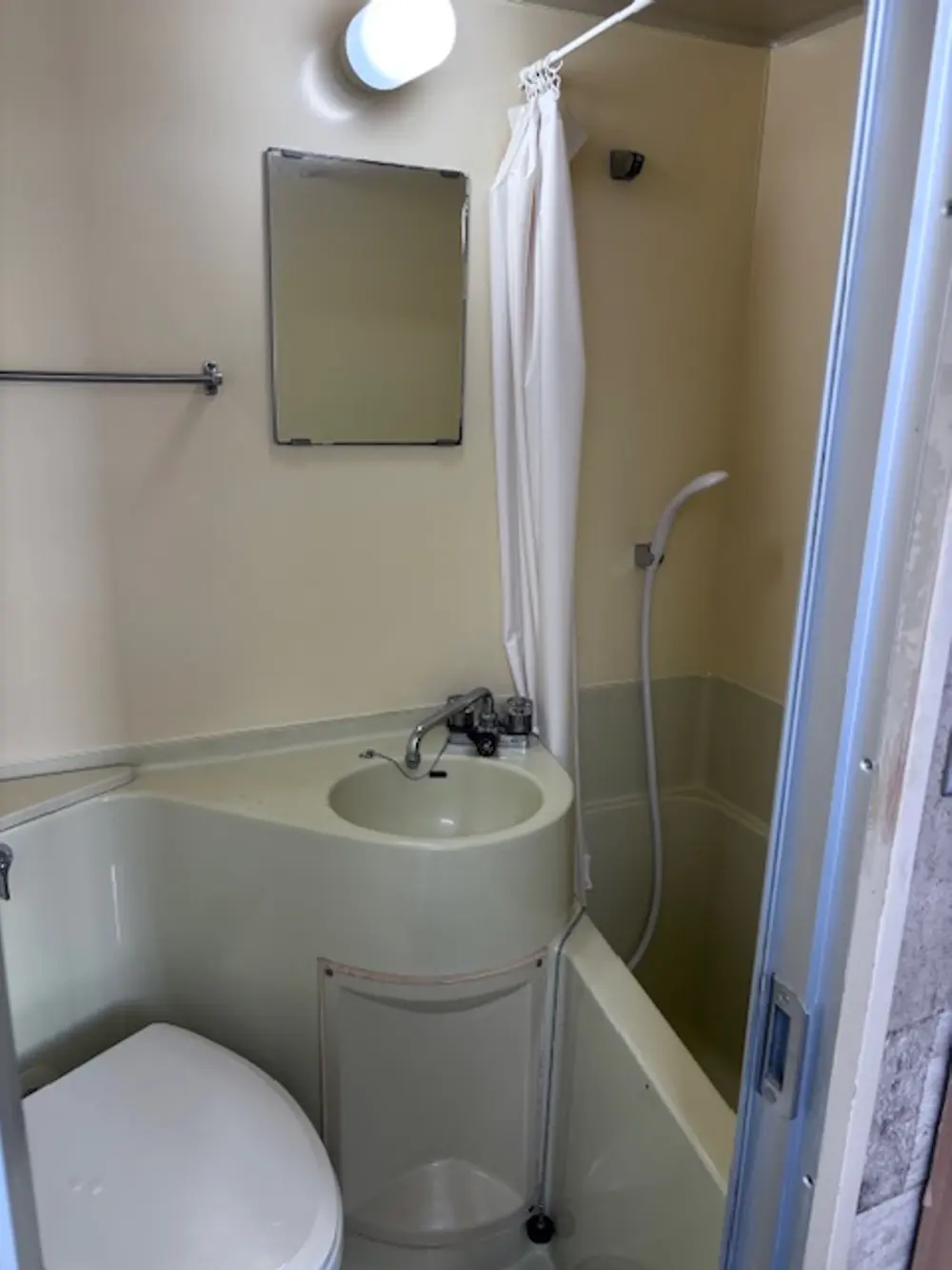 private apartment near DAIKOKUCHO/ IMAMIYA  station Osaka for expats/ foreigner friendly monthly furnished apartments