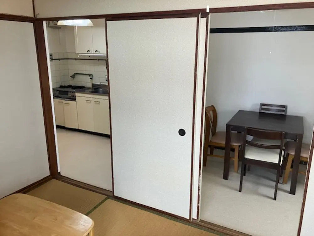 Comfortable Living in Osaka: cozy apartments for professionals, student housing, modern rentals in Osaka.