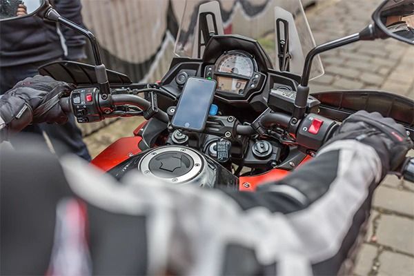 Ultimate iPhone & Galaxy Mount for Kawasaki Motorcycle - Quad Lock 
