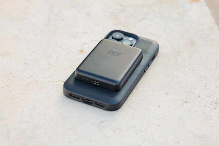 Quad Lock MAG Battery Pack iPhone