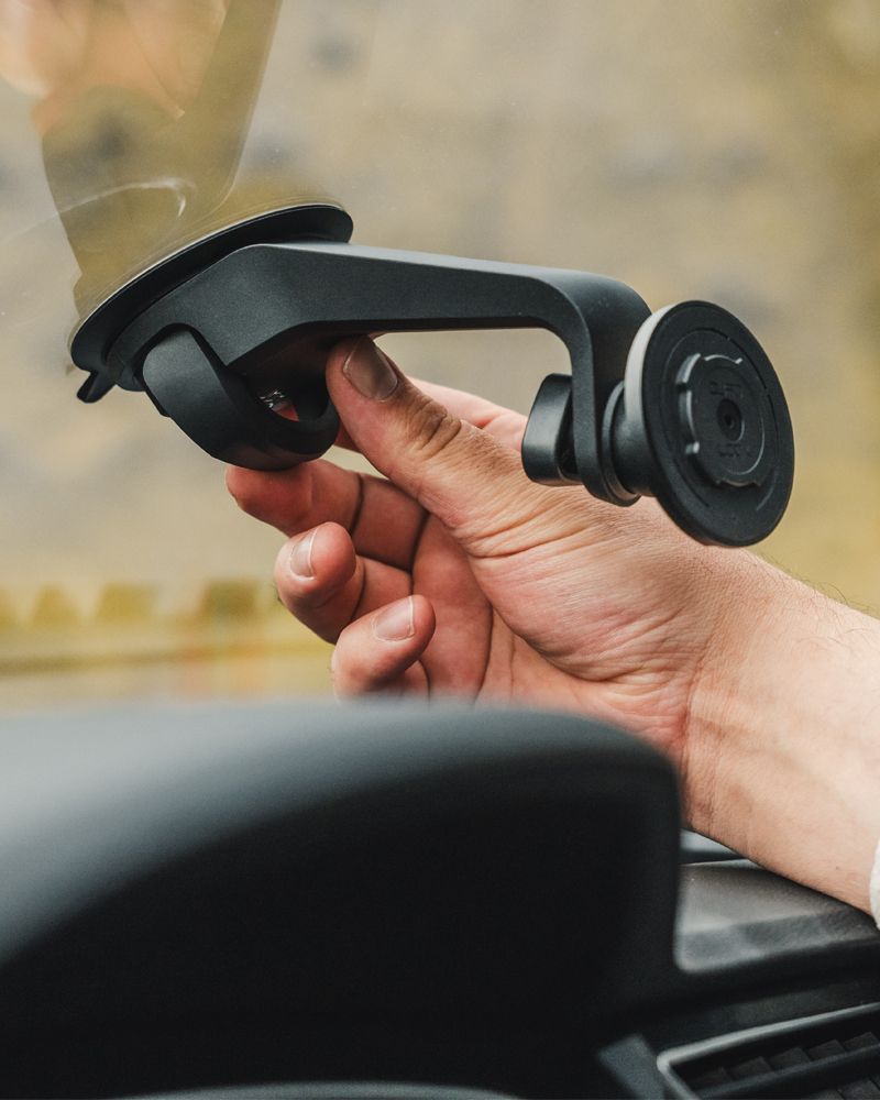 Suction Mount Car Phone Holder: Ultimate Convenience for Drivers
