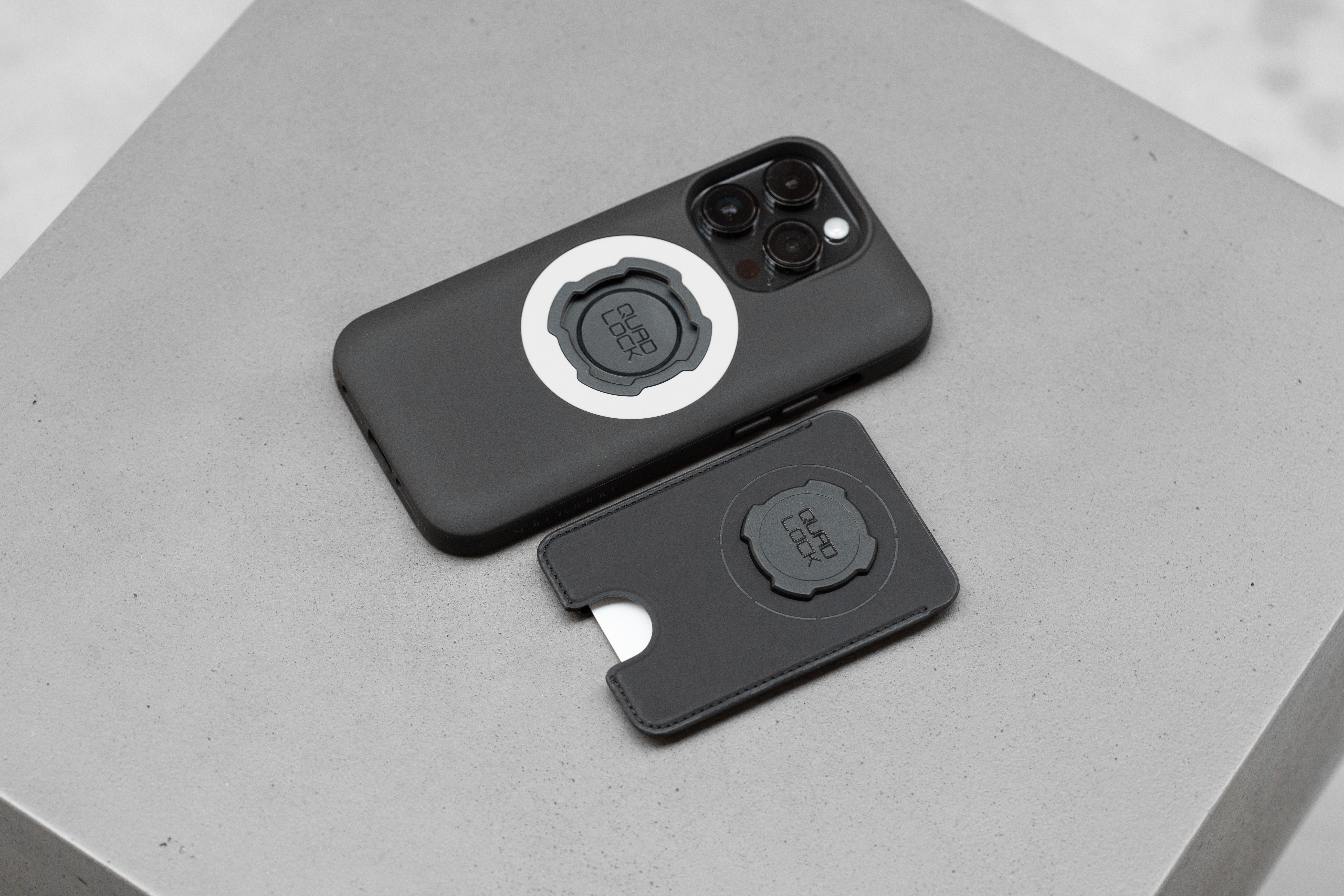 MyPhoneStore  Laissez nous vous présenter la nouvelle gamme MAG Quad Lock