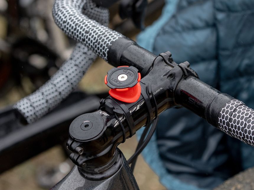Soporte smartphone Quad Lock potencia de manillar para moto deportiva -  Accesorios high-tech 