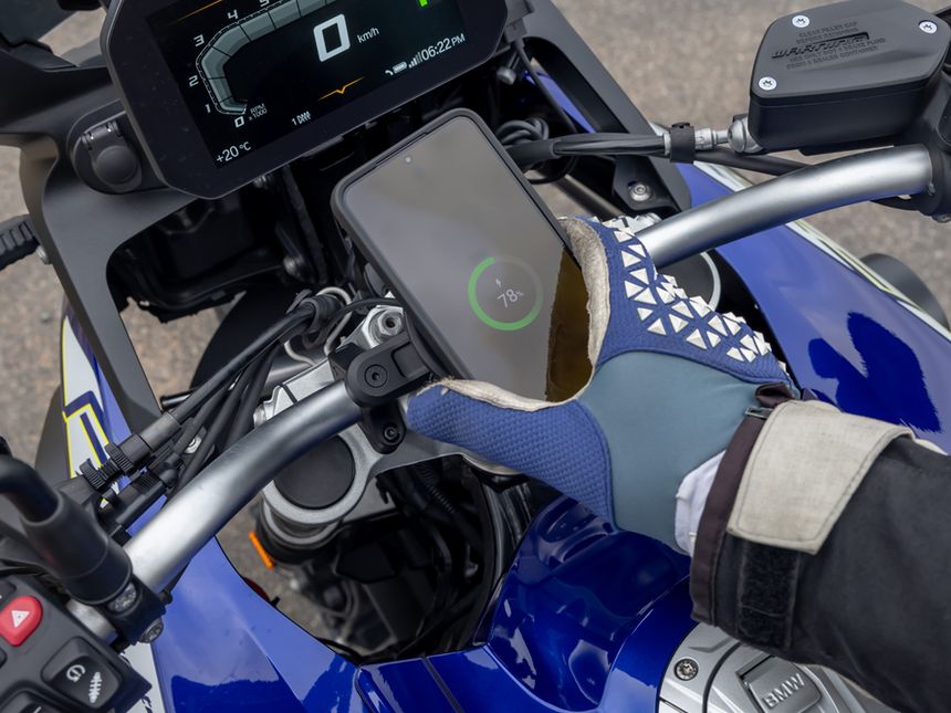  Quad Lock Handlebar Motorcycle Mount Kit for iPhone 14 Pro :  Automotive