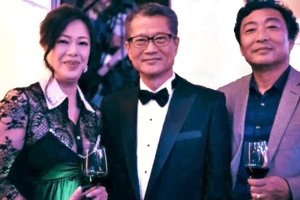 2019-本院赞助TheONE「无名英雄」人道奬,梁院董及韩院董与财政司司长陈茂波合影