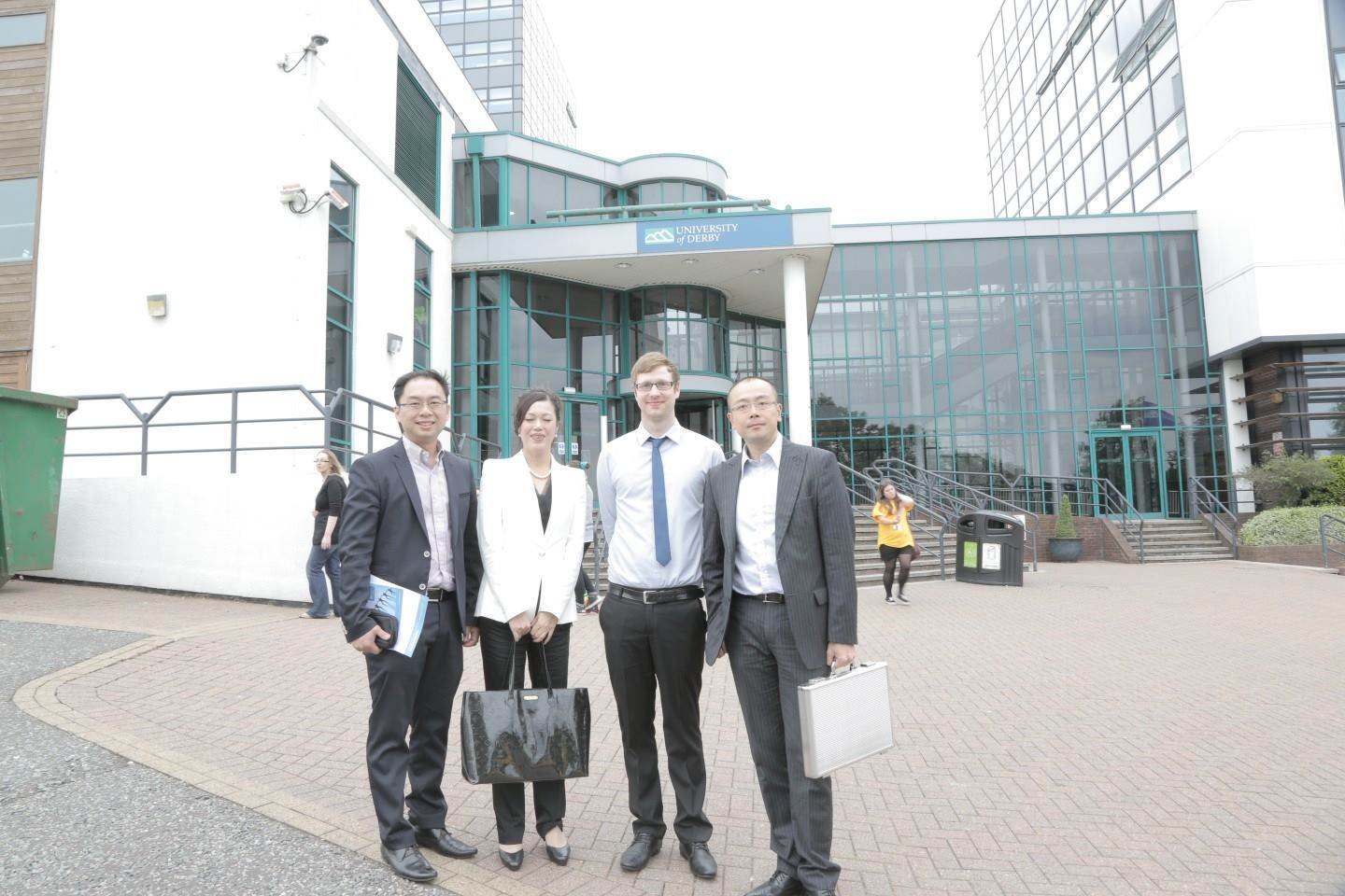 2014-落实与英国德比大学联办教育课程