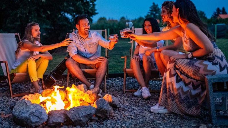 3 Reasons To Add a Firepit to Your Backyard