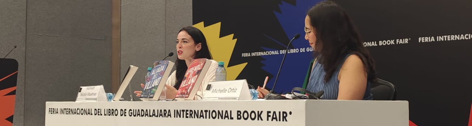 Hannah Nicole Maehrer sacude la FIL Guadalajara 2025 con “Aliada del Villano”