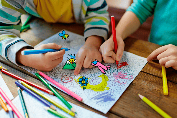 Éstos son los grandes beneficios cognitivos y motores de colorear en diferentes edades