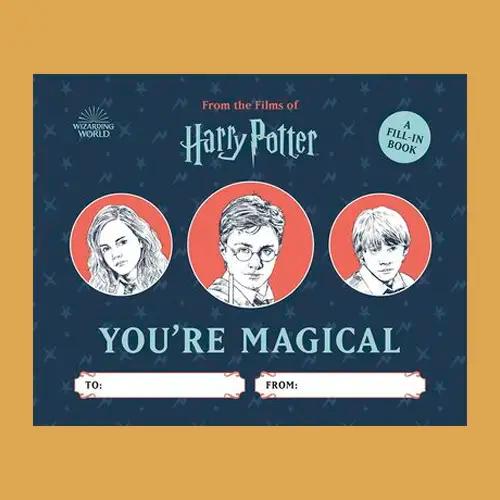 Un libro para completar "Eres Mágico" de las películas de Harry Potter, con ilustraciones de Hermione, Harry y Ron.