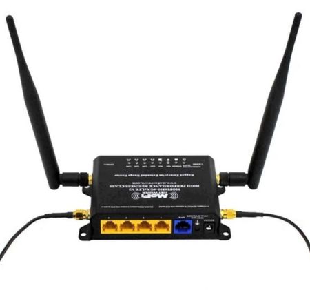 SMA adapters connected to the MoFi 4500 4GXeLTE