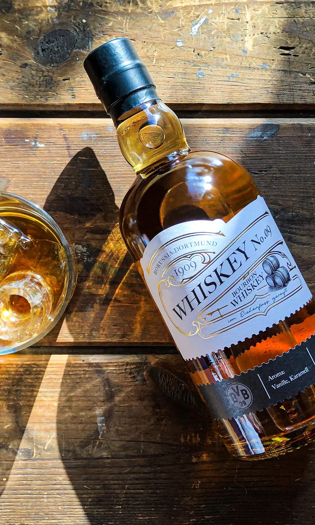 BVB Whiskey von Borussia Dortmund in Fässern von Weißeiche gereift