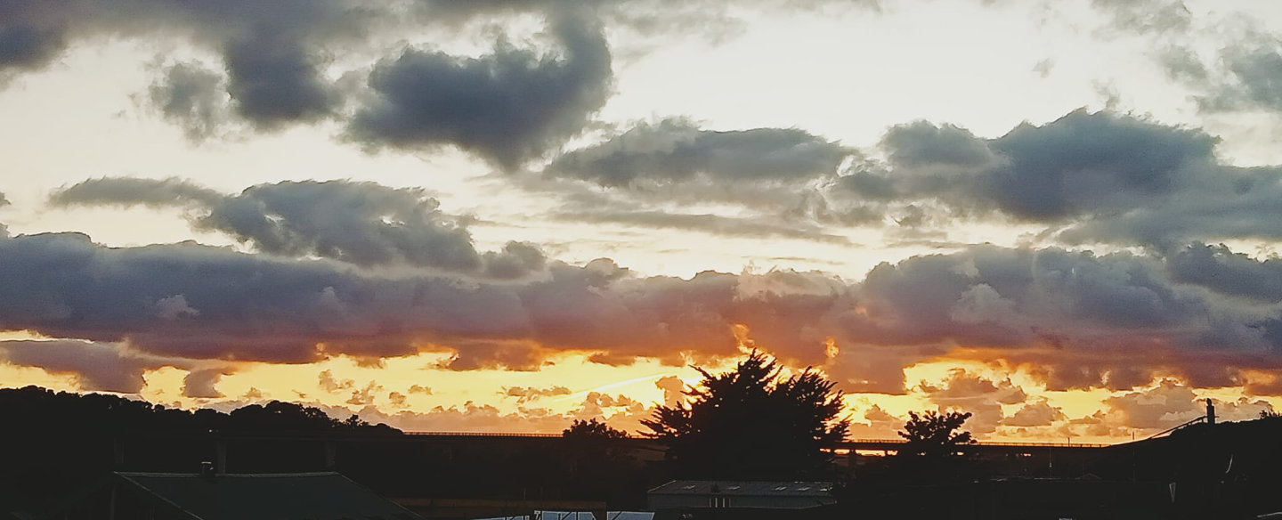 A beatiful sunset view over Pendavey Farm Campground