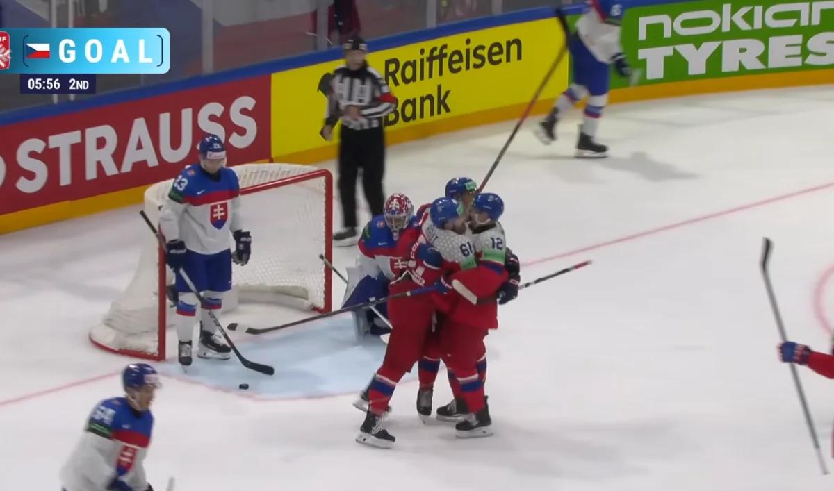 Červenka rozhodl v derby „fotbalovým“ gólem. Češi po výhře nad Slovenskem míří do čtvrtfinále