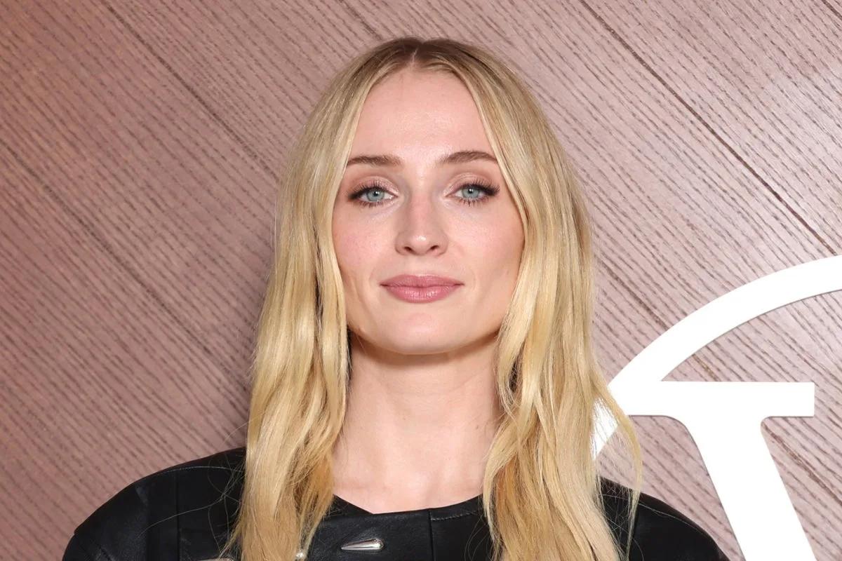 Sophie Turner si zahraje Laru Croft v seriálu Tomb Raider