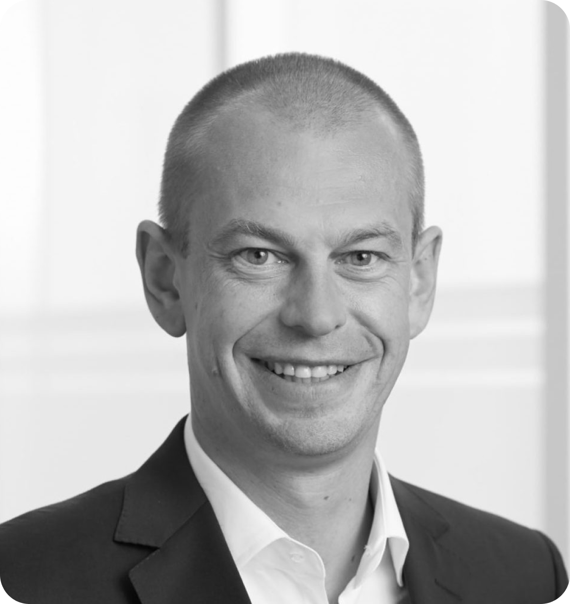 Headshot of Luc Dochez