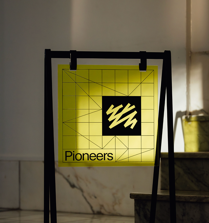 Pioneers sign