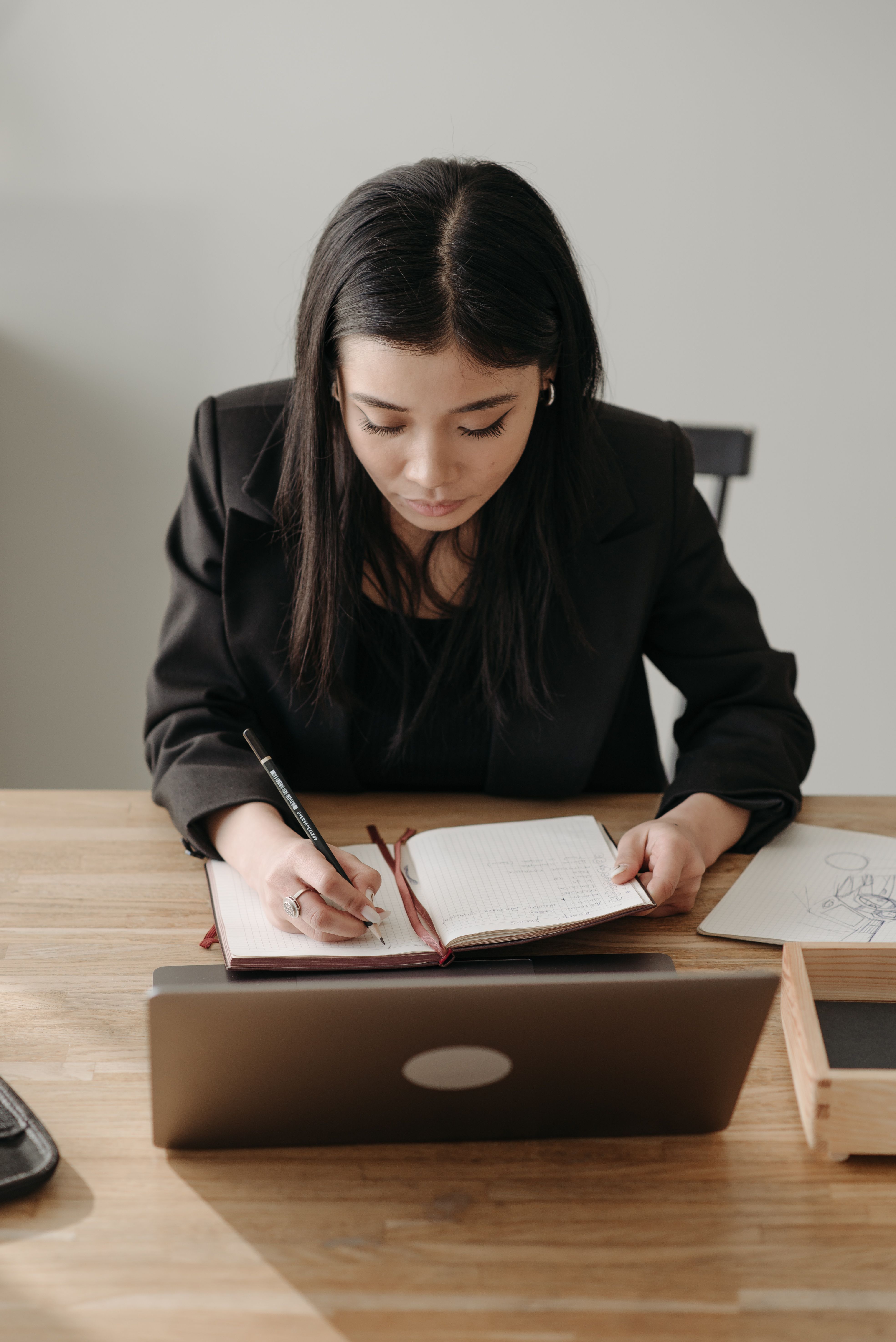 How to Evaluate and Choose the Right Skilled Worker Pathway